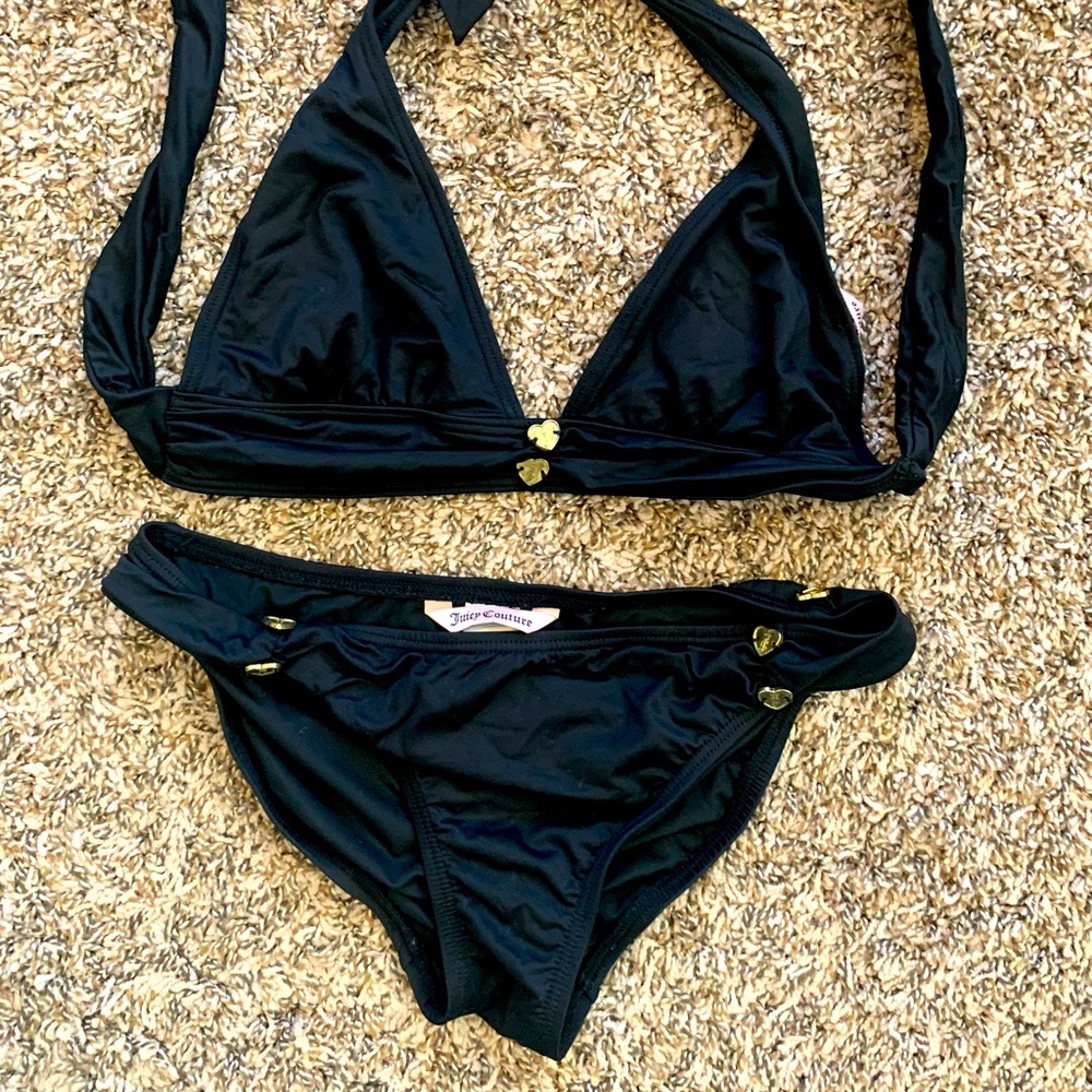 Juicy Couture black bikini, heart-hardware!